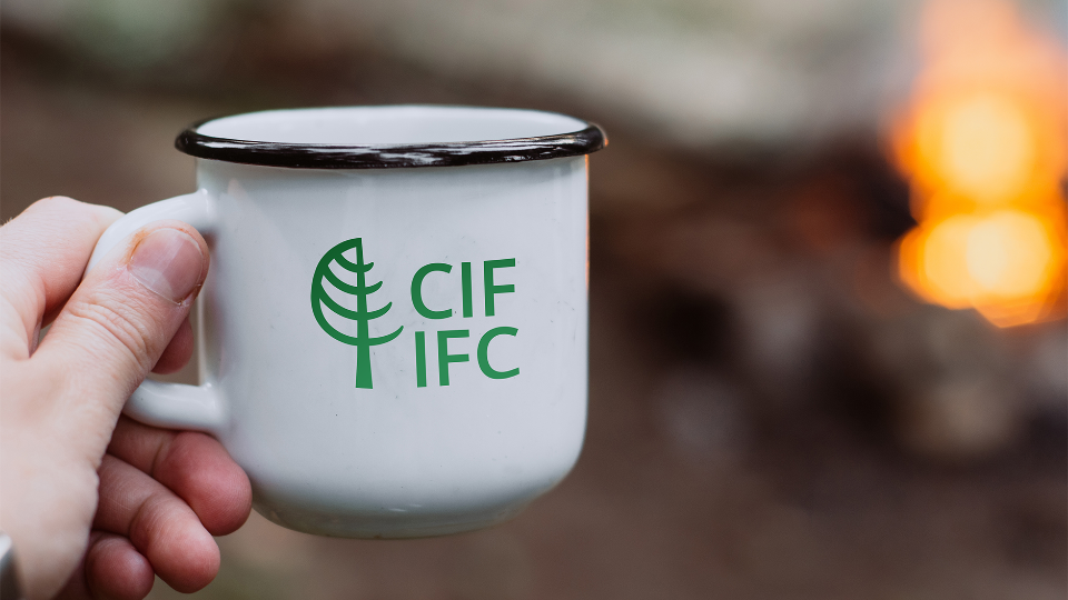 Mug CIF-IFC logo on metal camping mug.